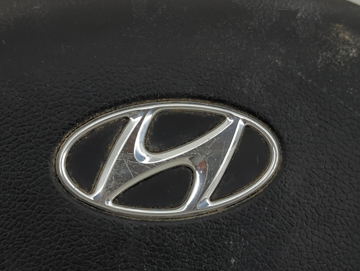 2012-2017 Hyundai Accent Air Bag Driver Left Steering Wheel Mounted 1458661 - Oemusedautoparts1.com