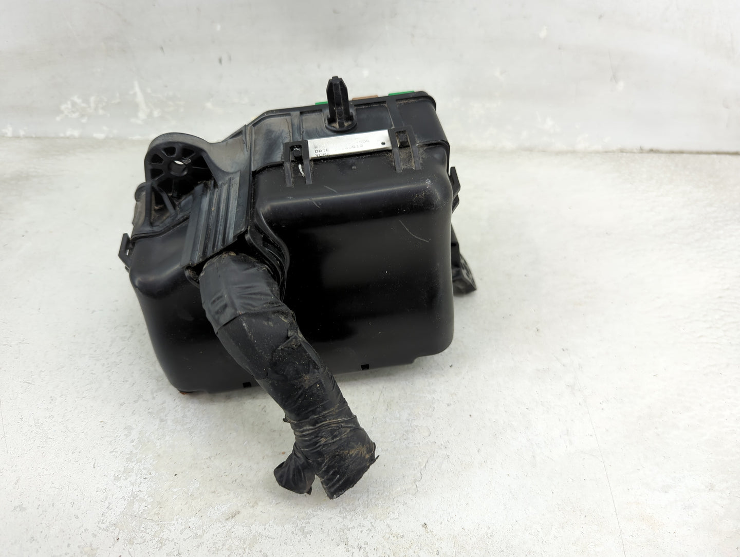 2013-2014 Hyundai Accent Fusebox Fuse Box Panel Relay Module P/N:18790-01031 912201R505 Fits Fits 2013 2014 OEM Used Auto Pa