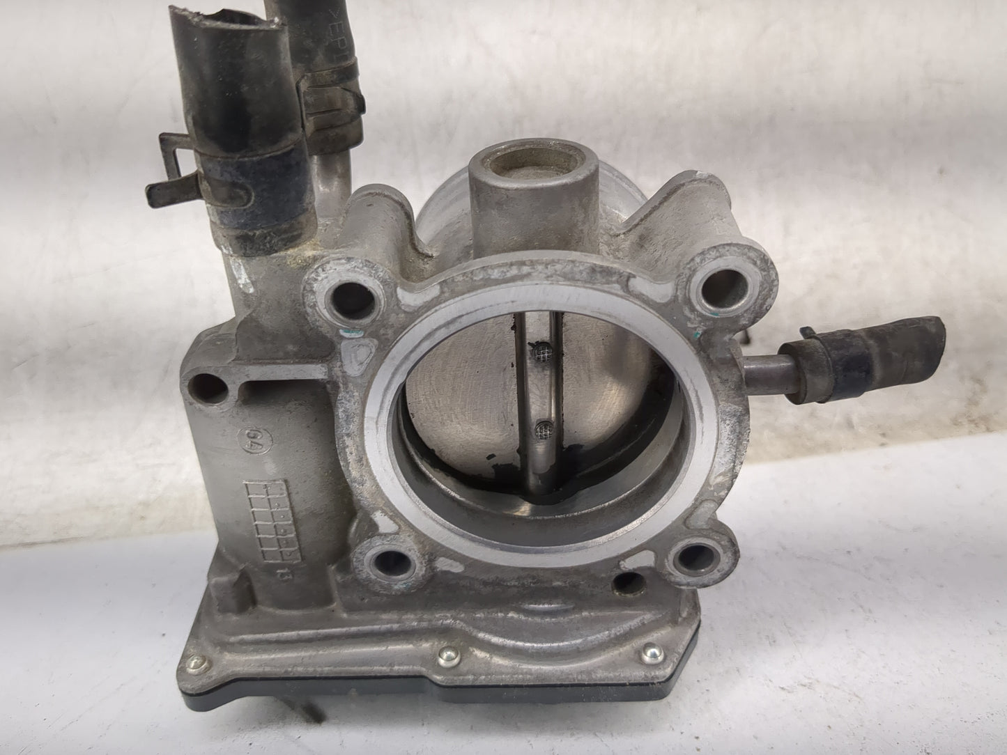 2012-2019 Hyundai Accent Throttle Body P/N:35100-2B300 Fits Fits 2012 2013 2014 2015 2016 2017 2018 2019 OEM Used Auto Parts