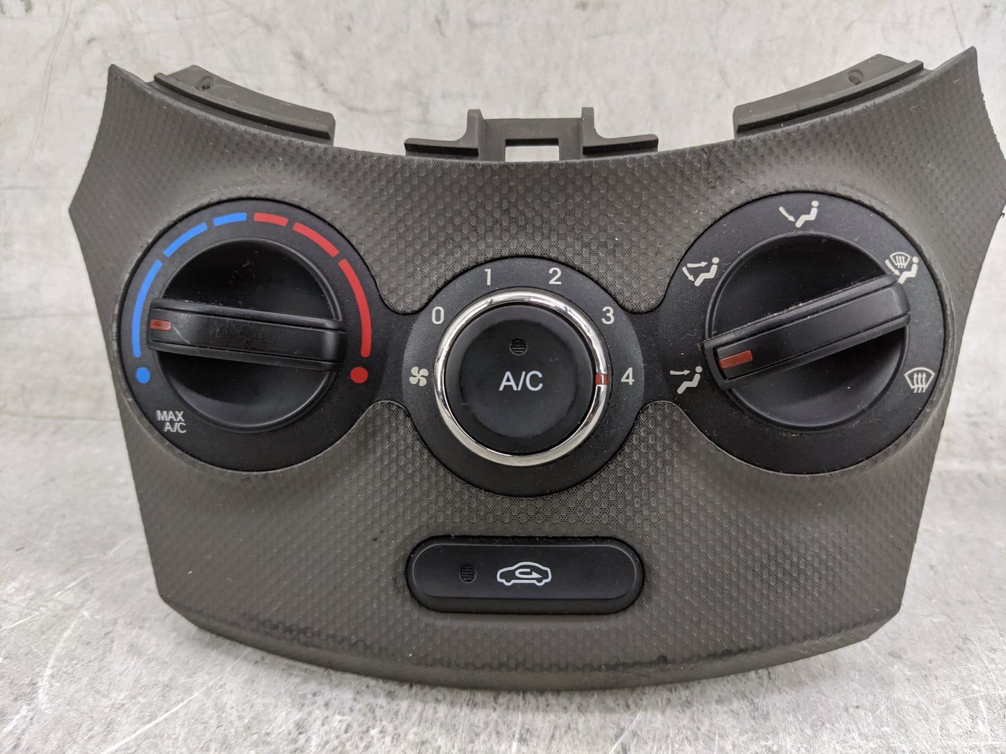 2012-2014 Hyundai Accent Climate Control Module Temperature AC/Heater Replacement P/N:97250-1R166 97250-1R166B1 Fits OEM Use