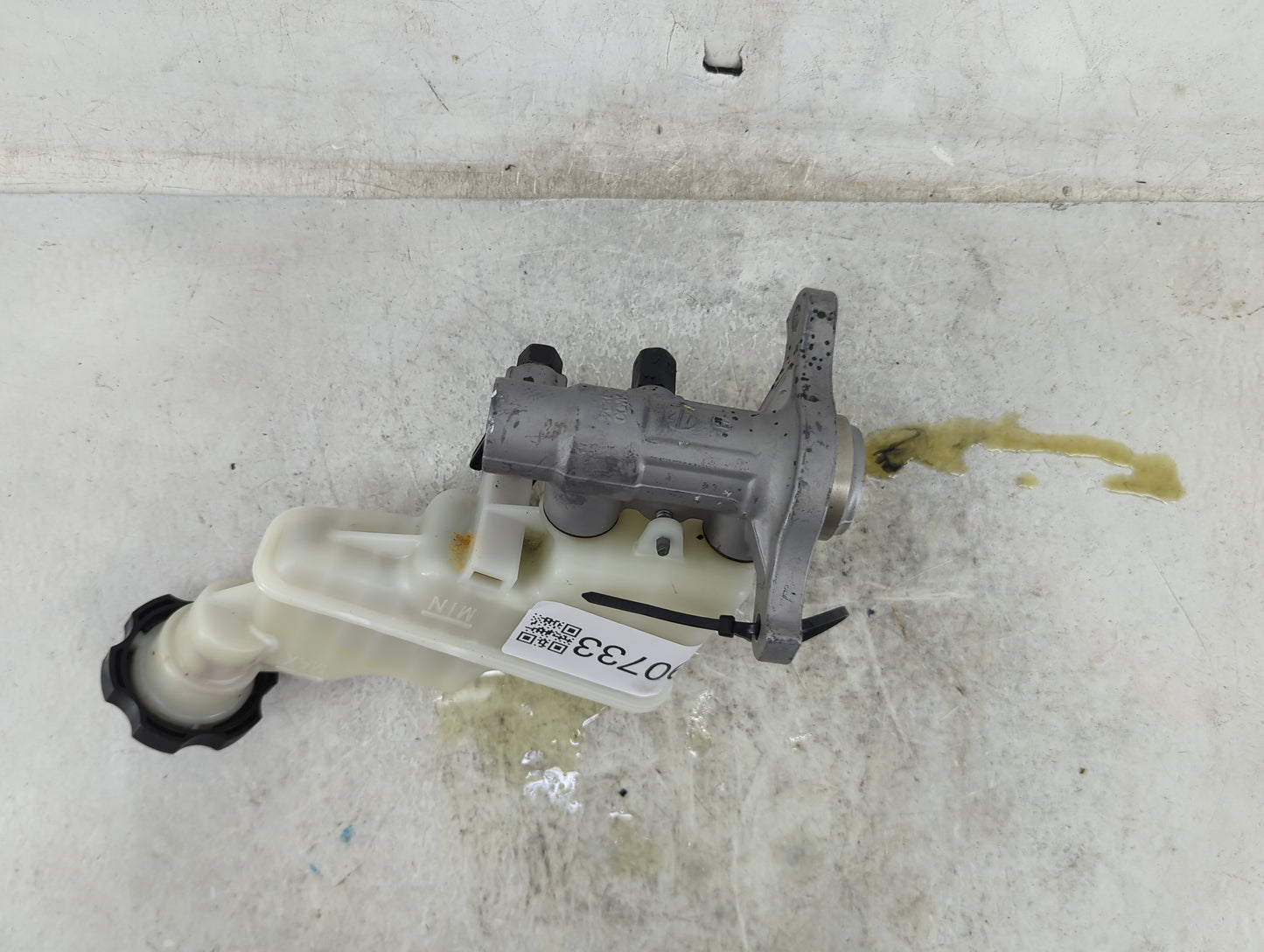 2012-2017 Hyundai Accent Brake Master Cylinder 1490733 - Oemusedautoparts1.com