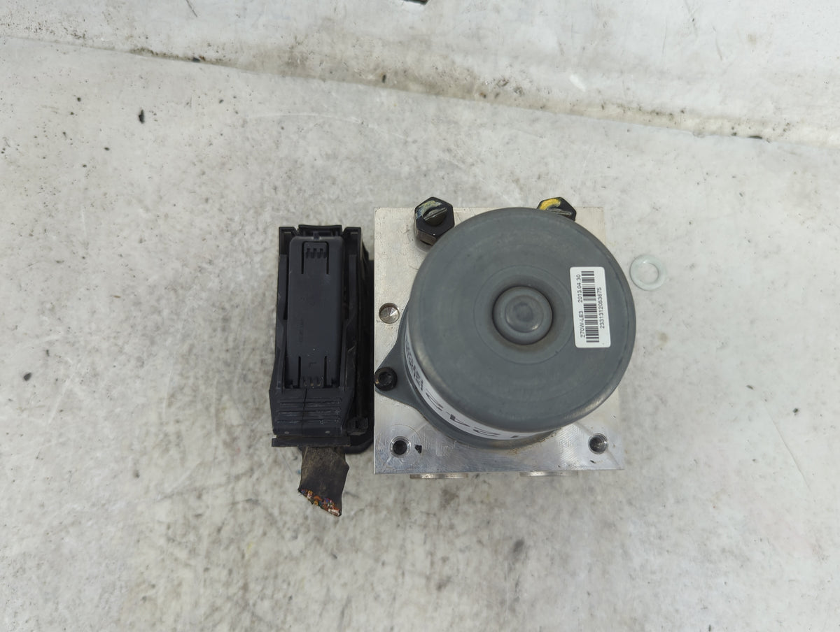 2013 Hyundai Accent ABS Pump Control Module Replacement P/N:58920-1R150 BE6003H608 Fits OEM Used Auto Parts - Oemusedautopar