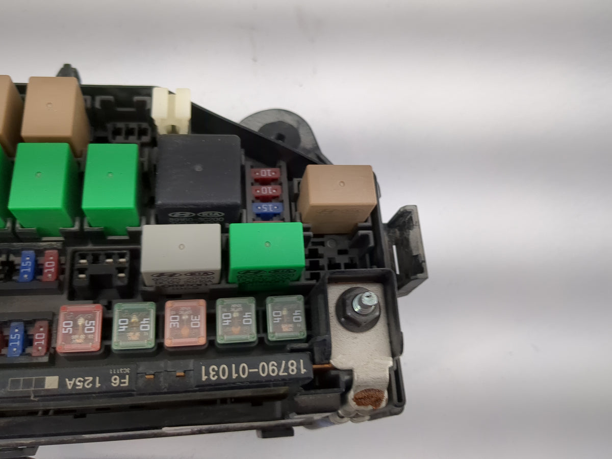 2013-2014 Hyundai Accent Fusebox Fuse Box Panel Relay Module P/N:18790-01031 912201R505 Fits Fits 2013 2014 OEM Used Auto Pa
