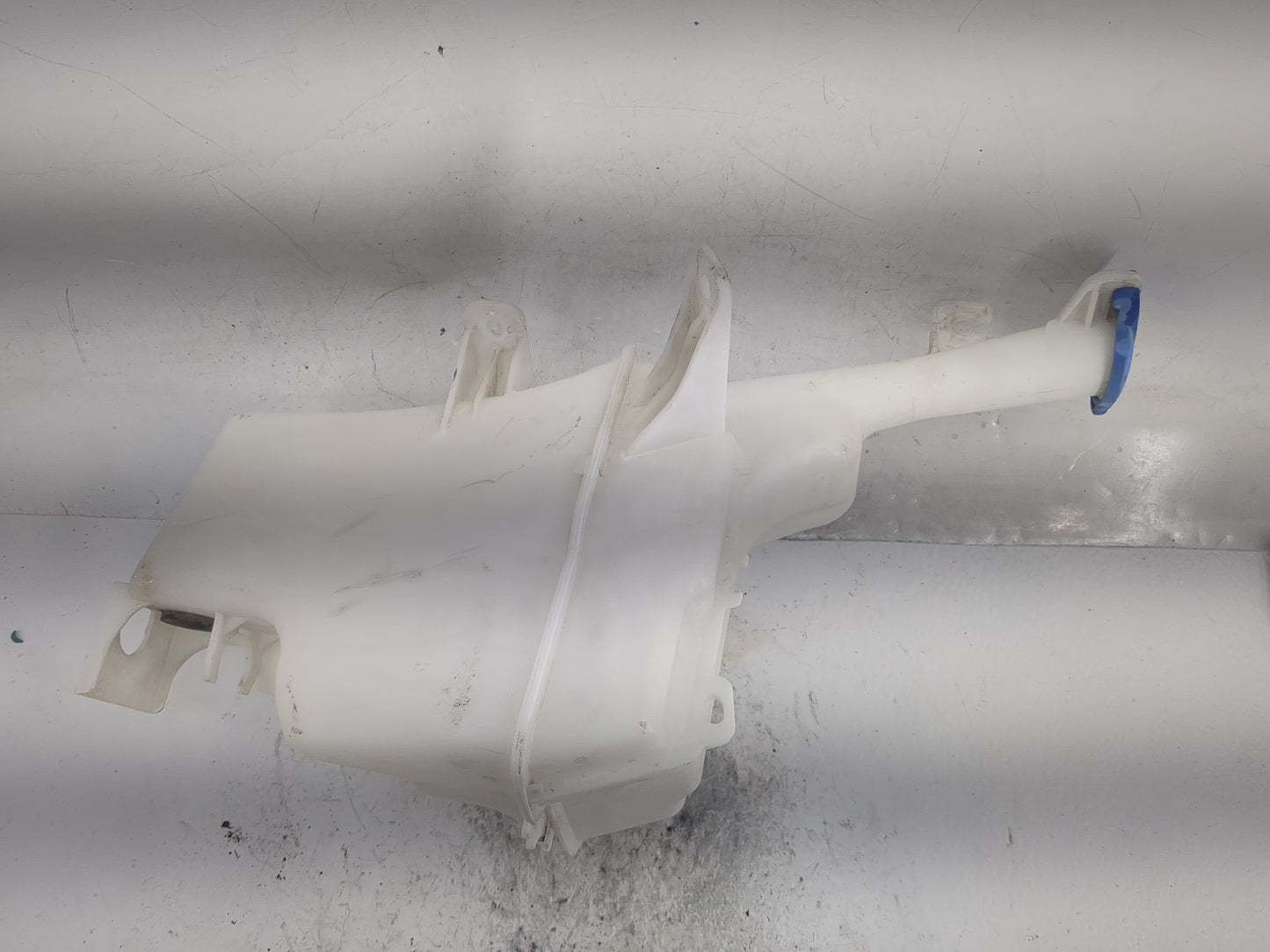 2012-2017 Hyundai Accent Windshield Washer Fluid Reservoir Bottle Oem 1497963 - Oemusedautoparts1.com