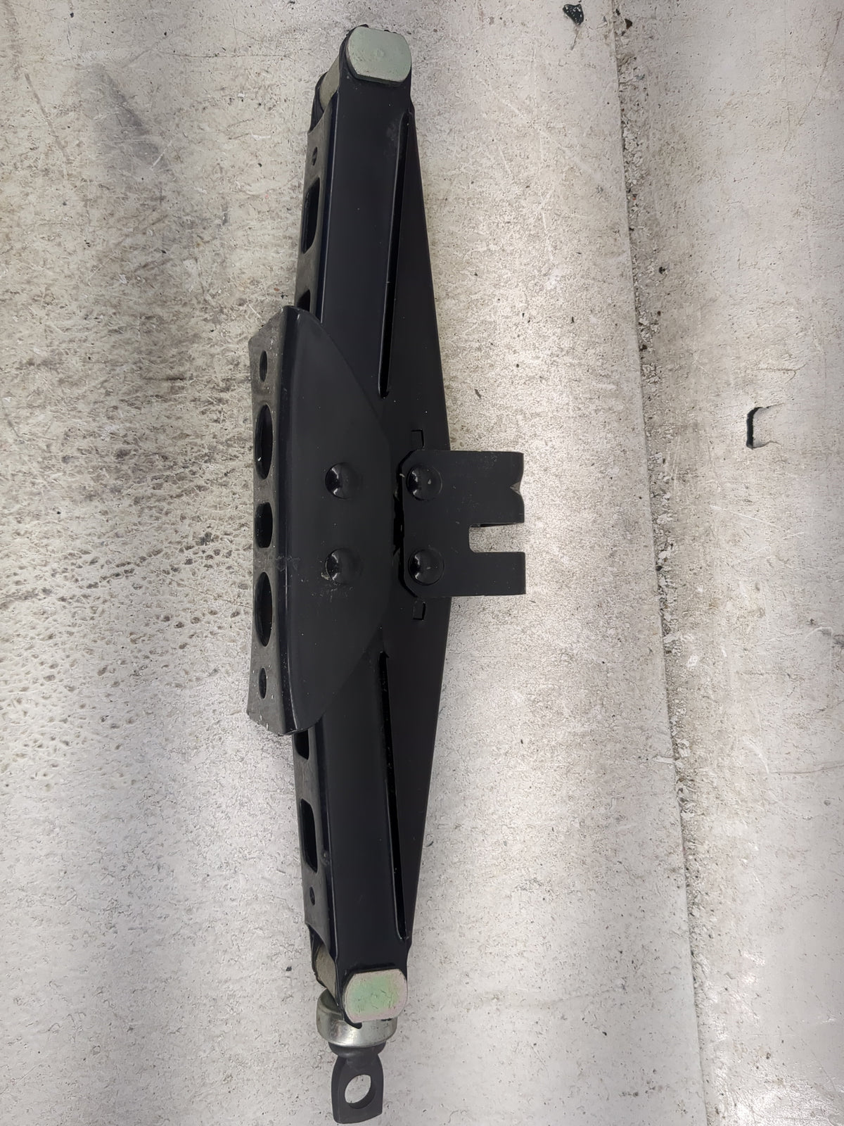 2013 Hyundai Accent Spare Scissor Car Jack - Oemusedautoparts1.com