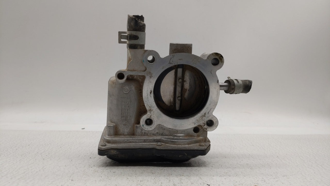 2012-2019 Hyundai Accent Throttle Body P/N:35100-2B300 Fits Fits 2012 2013 2014 2015 2016 2017 2018 2019 OEM Used Auto Parts