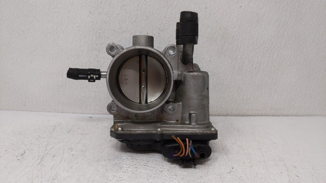 2012-2019 Hyundai Accent Throttle Body P/N:35100-2B300 Fits Fits 2012 2013 2014 2015 2016 2017 2018 2019 OEM Used Auto Parts