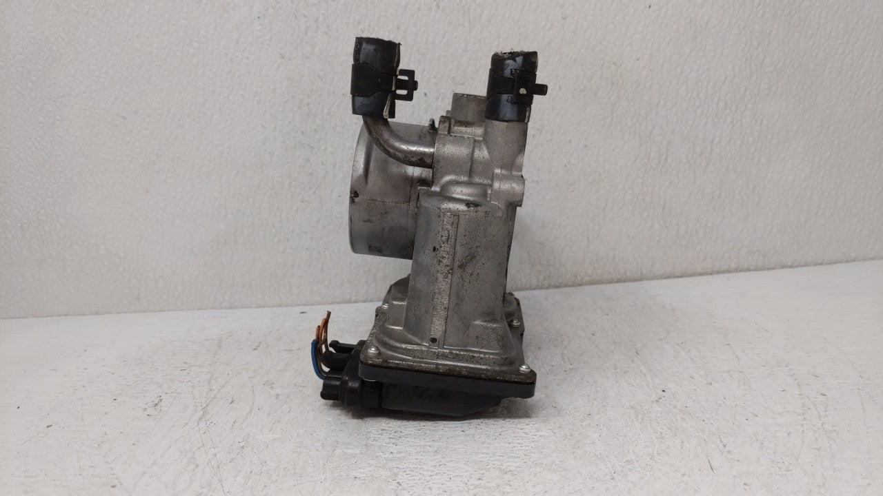 2012-2019 Hyundai Accent Throttle Body P/N:35100-2B300 Fits Fits 2012 2013 2014 2015 2016 2017 2018 2019 OEM Used Auto Parts