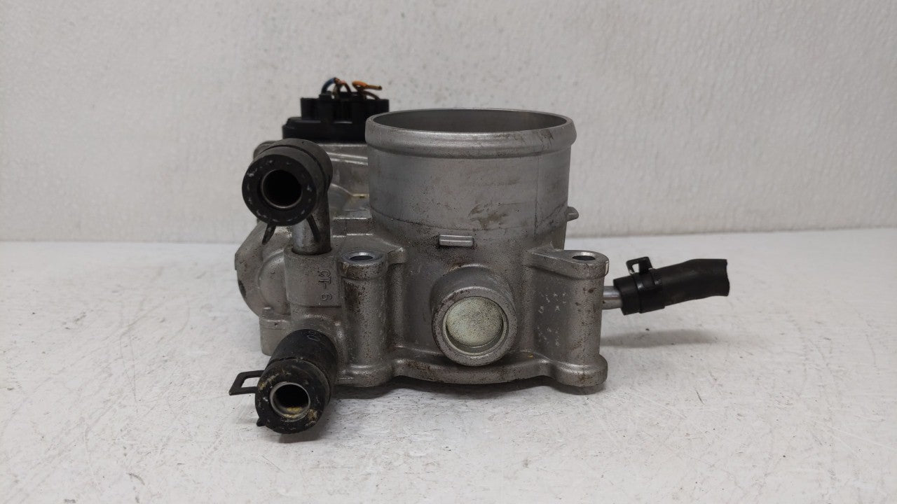 2012-2019 Hyundai Accent Throttle Body P/N:35100-2B300 Fits Fits 2012 2013 2014 2015 2016 2017 2018 2019 OEM Used Auto Parts