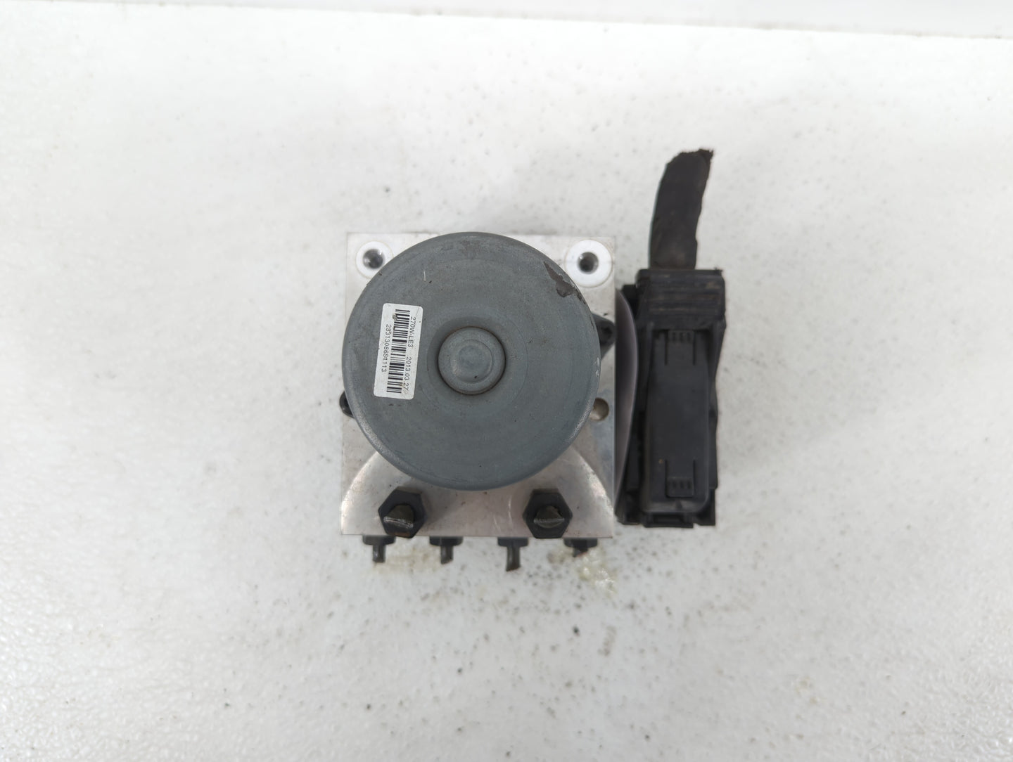 2012-2013 Hyundai Accent ABS Pump Control Module Replacement P/N:58920-1R450 58920-1R400 Fits Fits 2012 2013 OEM Used Auto P