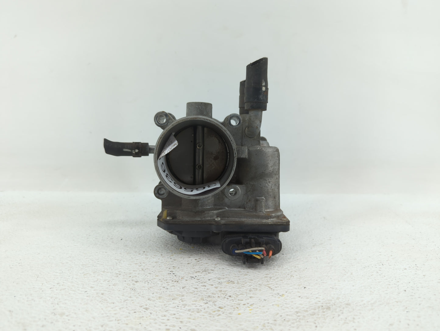 2012-2019 Hyundai Accent Throttle Body P/N:35100-2B300 Fits Fits 2012 2013 2014 2015 2016 2017 2018 2019 OEM Used Auto Parts