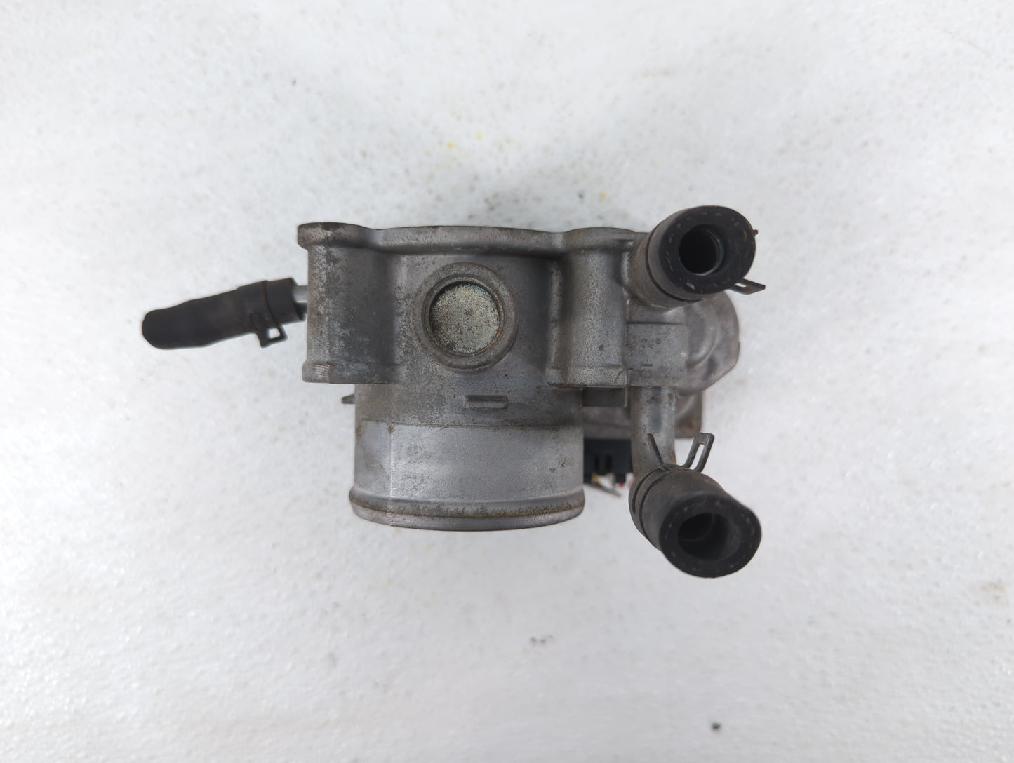 2012-2019 Hyundai Accent Throttle Body P/N:35100-2B300 Fits Fits 2012 2013 2014 2015 2016 2017 2018 2019 OEM Used Auto Parts