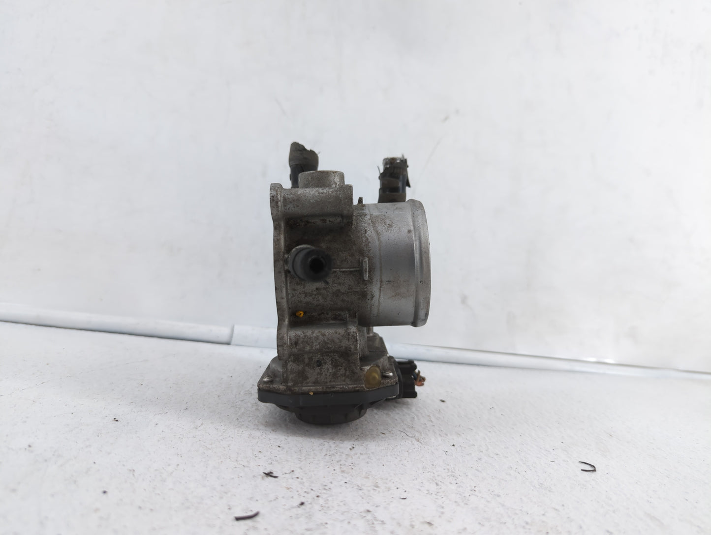 2012-2019 Hyundai Accent Throttle Body P/N:35100-2B300 Fits Fits 2012 2013 2014 2015 2016 2017 2018 2019 OEM Used Auto Parts