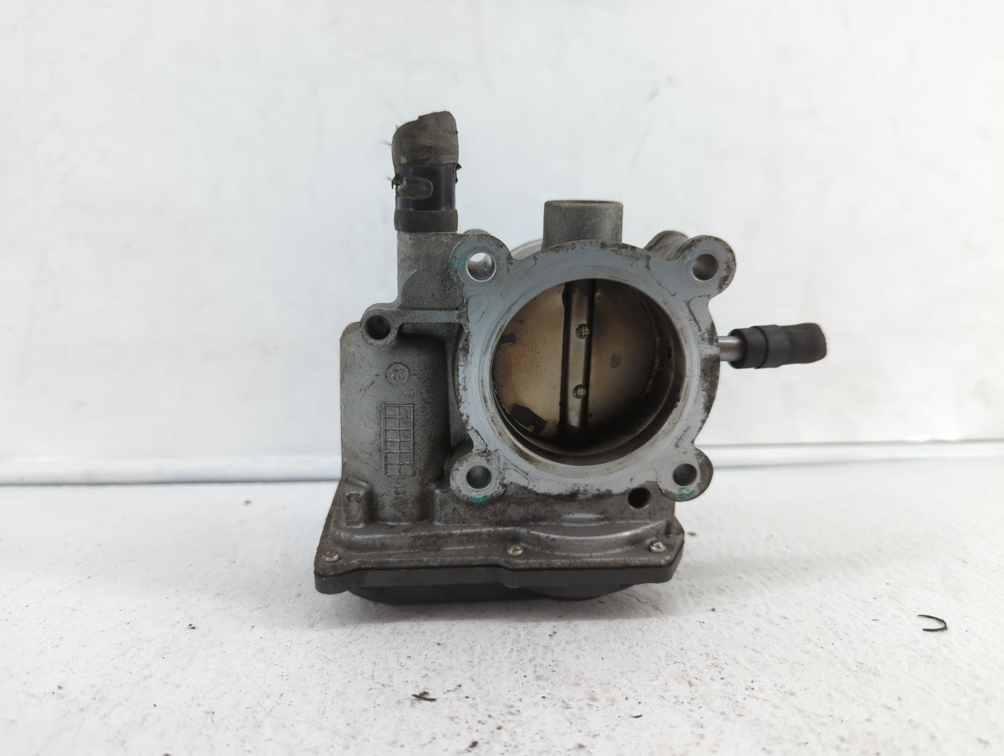 2012-2019 Hyundai Accent Throttle Body P/N:35100-2B300 Fits Fits 2012 2013 2014 2015 2016 2017 2018 2019 OEM Used Auto Parts