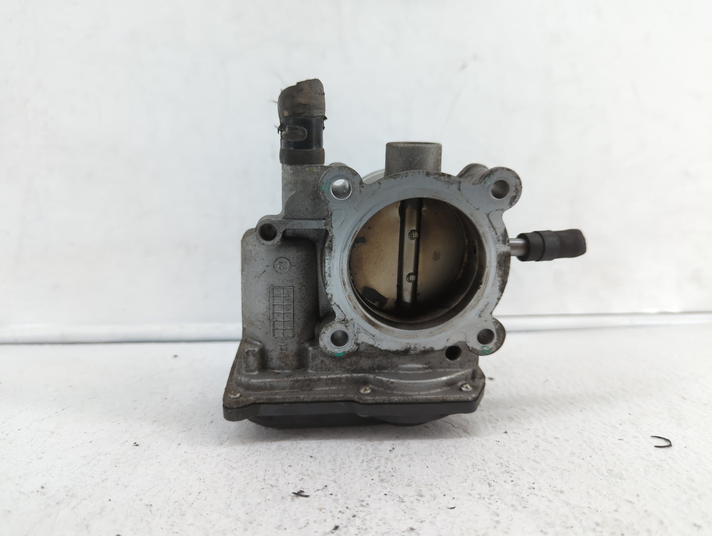 2012-2019 Hyundai Accent Throttle Body P/N:35100-2B300 Fits Fits 2012 2013 2014 2015 2016 2017 2018 2019 OEM Used Auto Parts