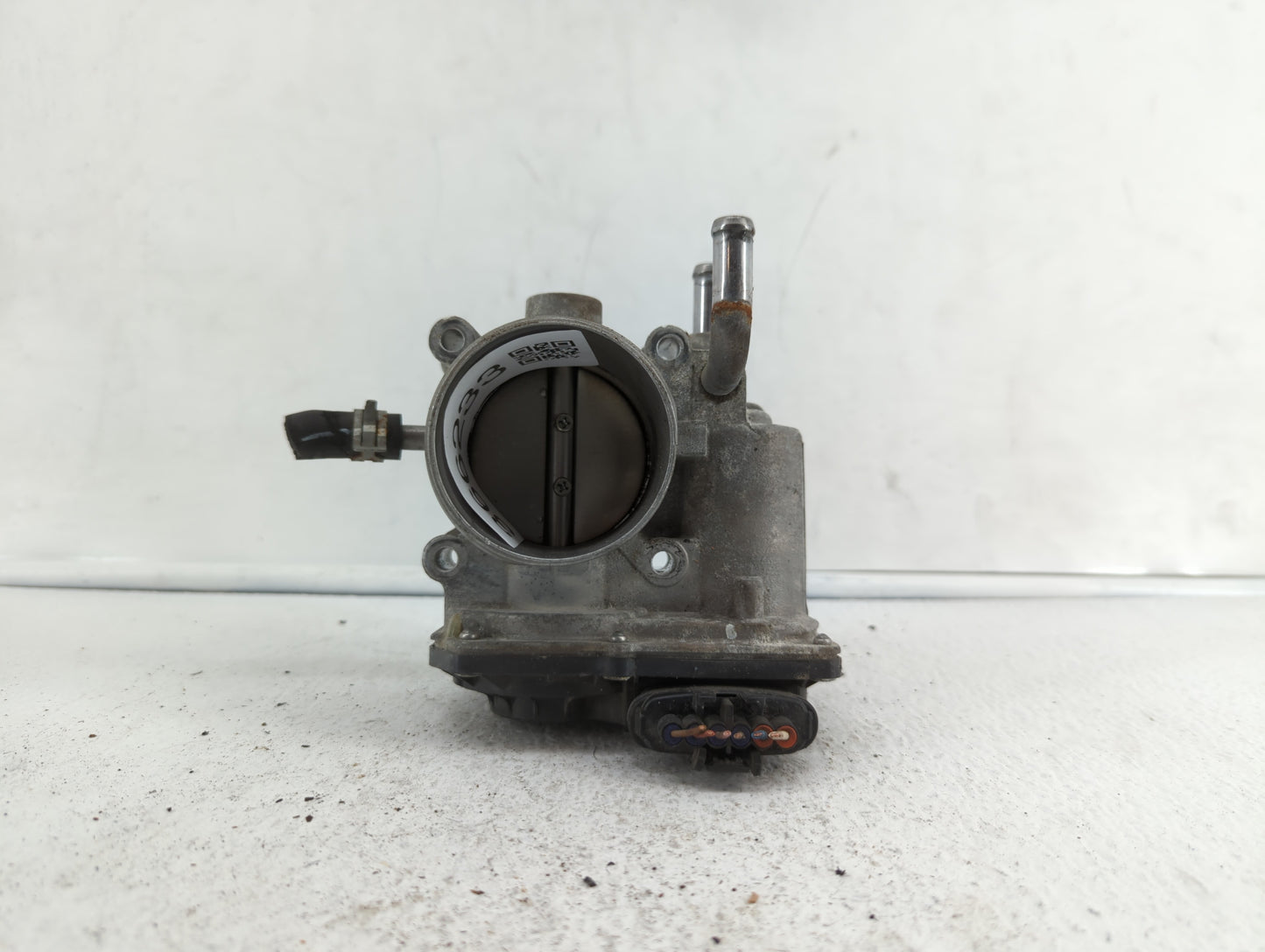 2012-2019 Hyundai Accent Throttle Body P/N:35100-2B300 Fits Fits 2012 2013 2014 2015 2016 2017 2018 2019 OEM Used Auto Parts
