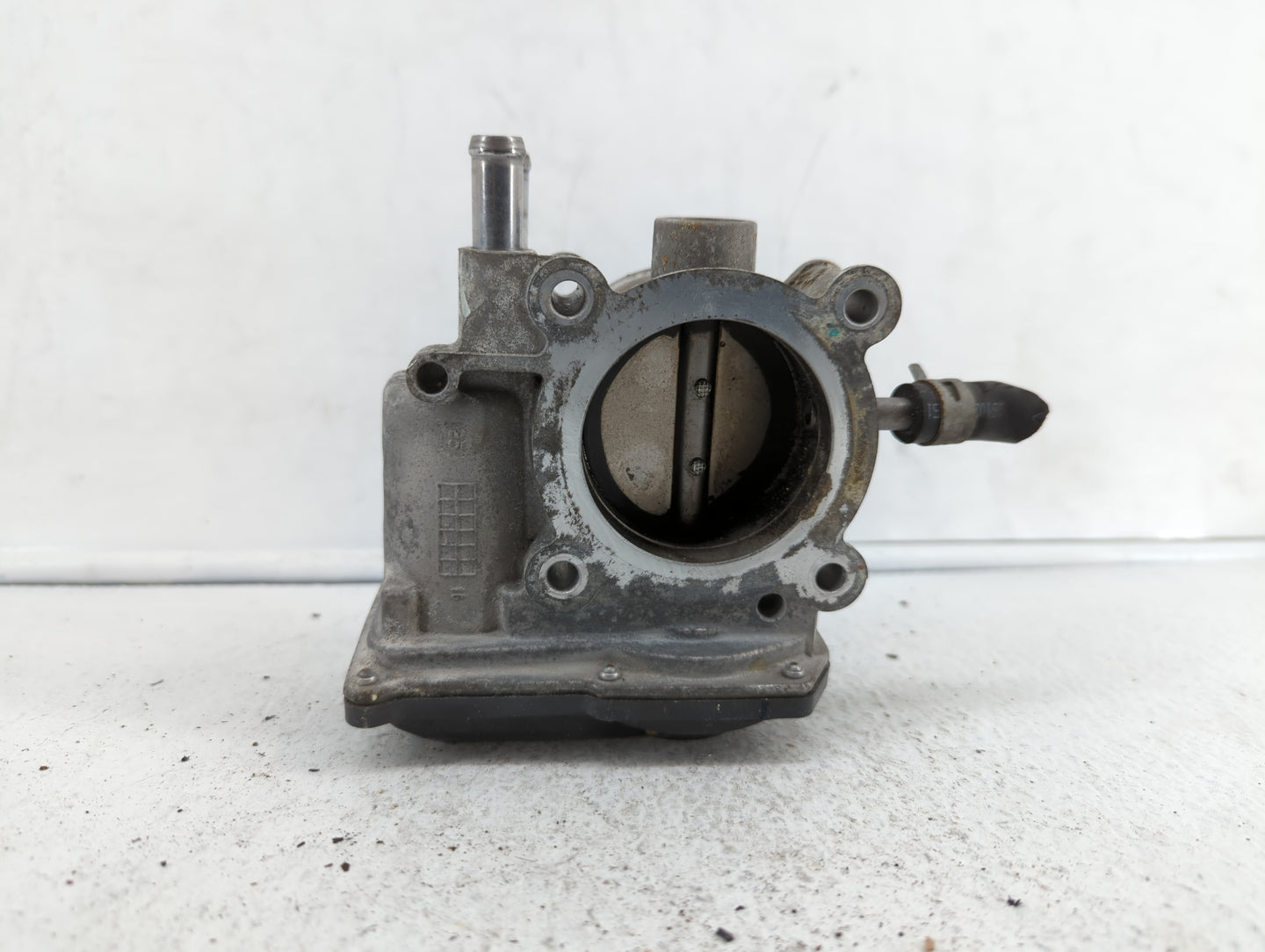 2012-2019 Hyundai Accent Throttle Body P/N:35100-2B300 Fits Fits 2012 2013 2014 2015 2016 2017 2018 2019 OEM Used Auto Parts