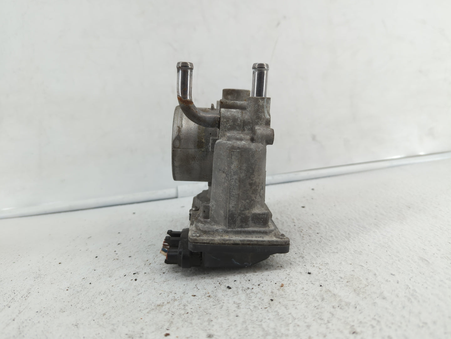2012-2019 Hyundai Accent Throttle Body P/N:35100-2B300 Fits Fits 2012 2013 2014 2015 2016 2017 2018 2019 OEM Used Auto Parts