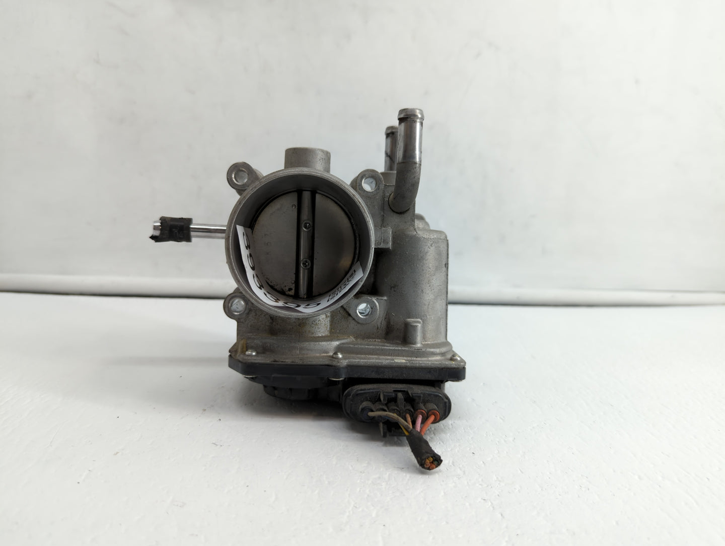 2012-2019 Hyundai Accent Throttle Body P/N:35100-2B300 Fits Fits 2012 2013 2014 2015 2016 2017 2018 2019 OEM Used Auto Parts