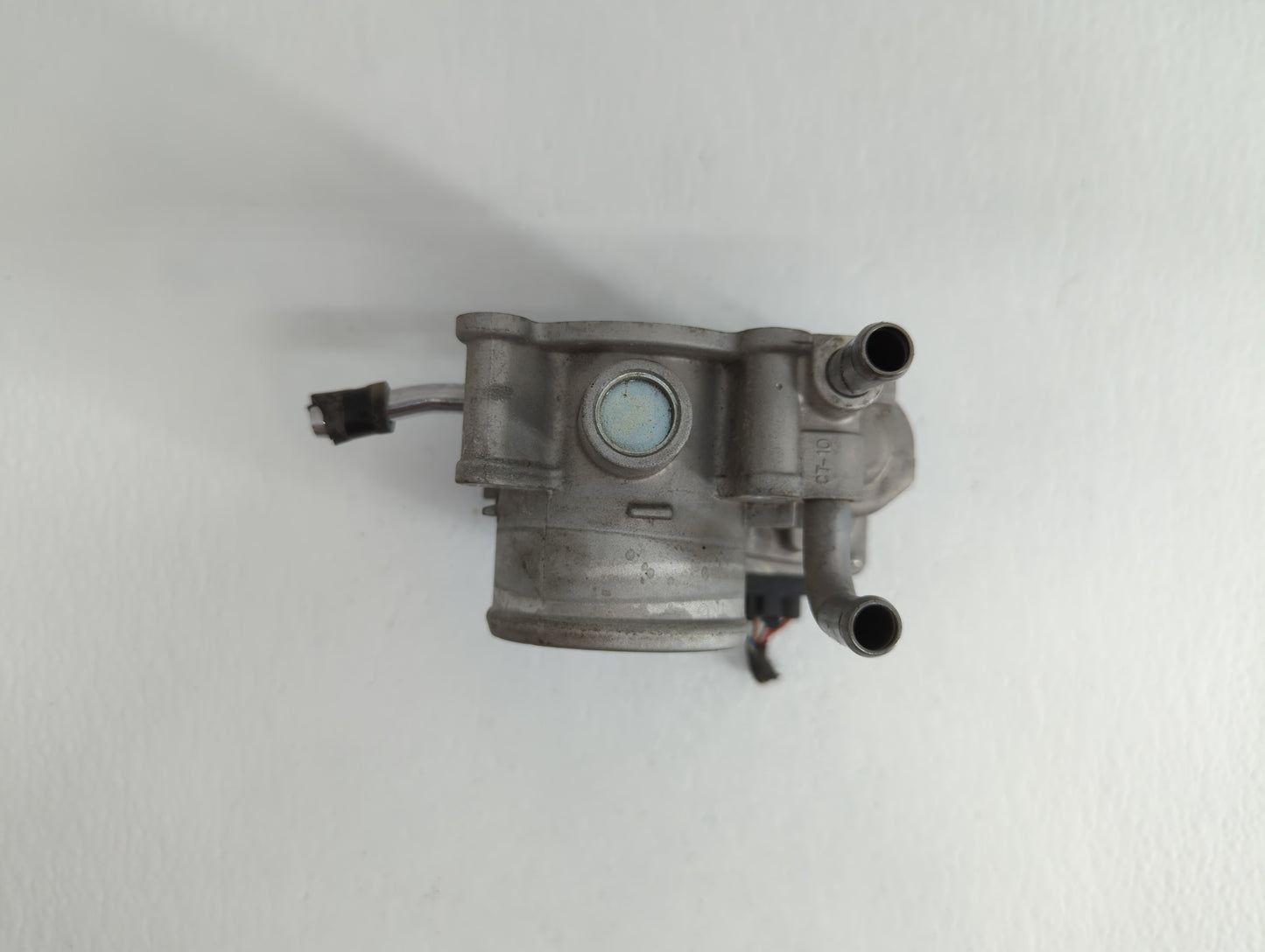 2012-2019 Hyundai Accent Throttle Body P/N:35100-2B300 Fits Fits 2012 2013 2014 2015 2016 2017 2018 2019 OEM Used Auto Parts