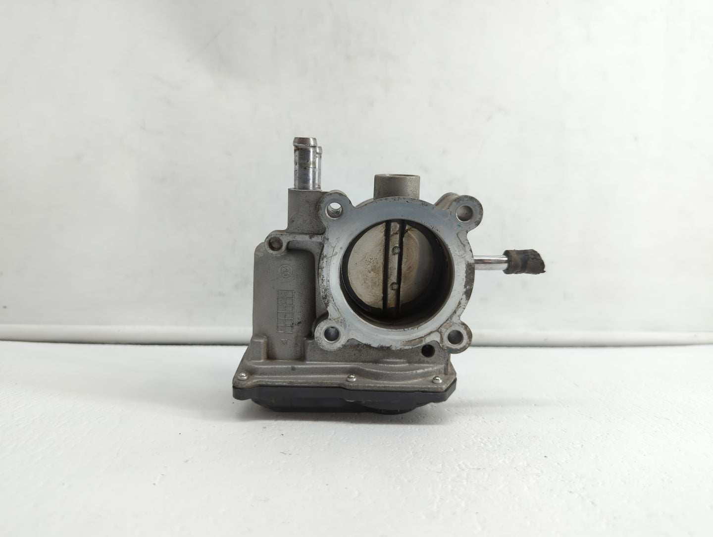 2012-2019 Hyundai Accent Throttle Body P/N:35100-2B300 Fits Fits 2012 2013 2014 2015 2016 2017 2018 2019 OEM Used Auto Parts