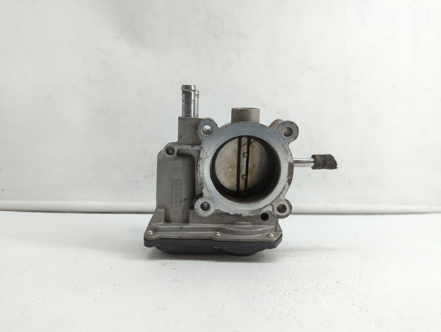 2012-2019 Hyundai Accent Throttle Body P/N:35100-2B300 Fits Fits 2012 2013 2014 2015 2016 2017 2018 2019 OEM Used Auto Parts