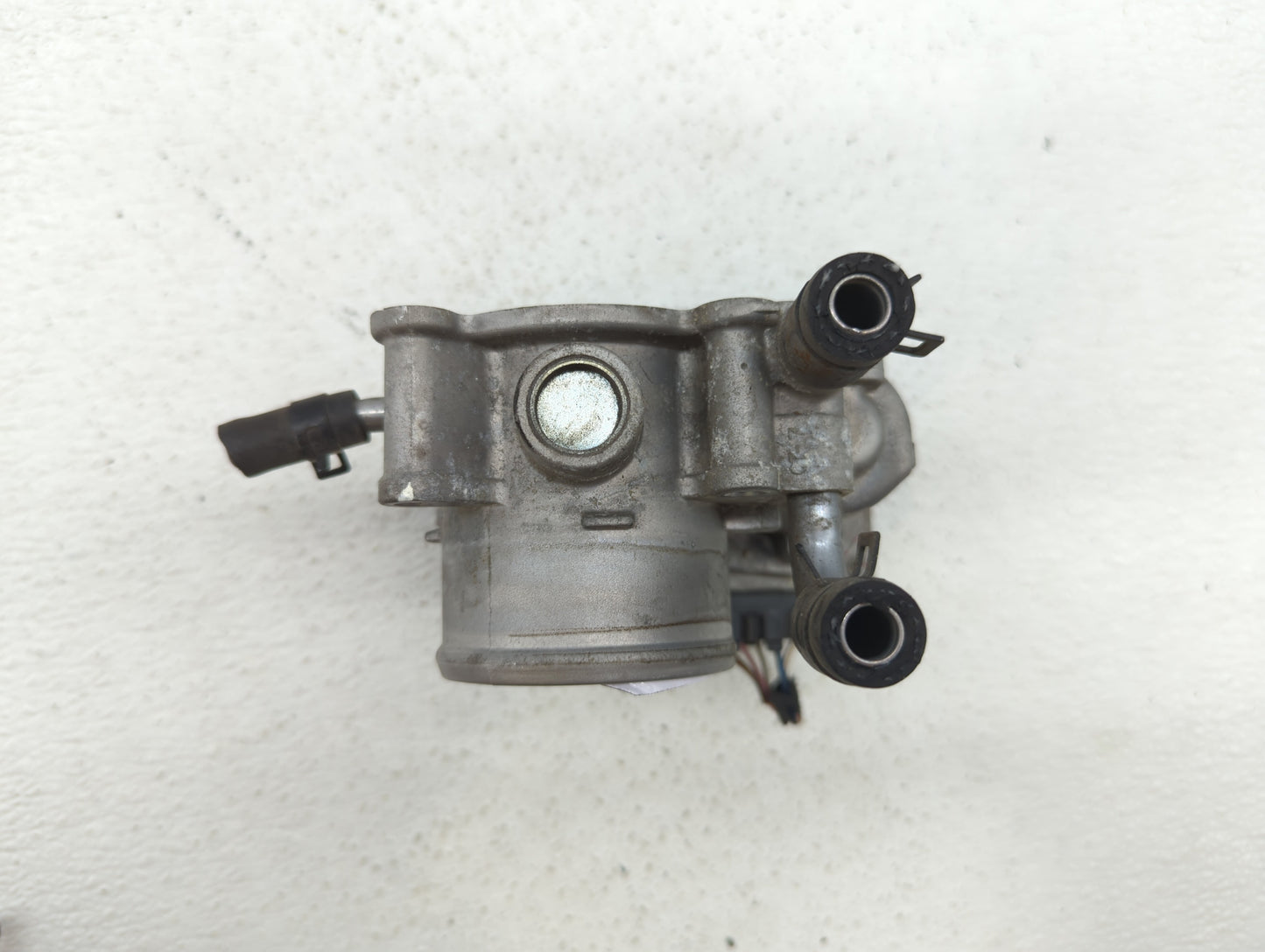 2012-2019 Hyundai Accent Throttle Body P/N:35100-2B300 Fits Fits 2012 2013 2014 2015 2016 2017 2018 2019 OEM Used Auto Parts