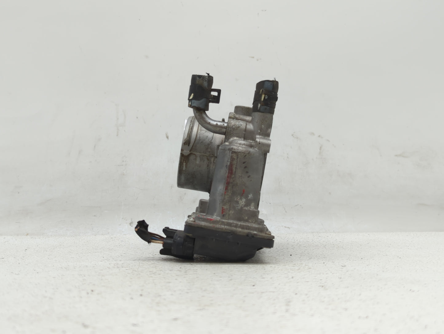 2012-2019 Hyundai Accent Throttle Body P/N:35100-2B300 Fits Fits 2012 2013 2014 2015 2016 2017 2018 2019 OEM Used Auto Parts