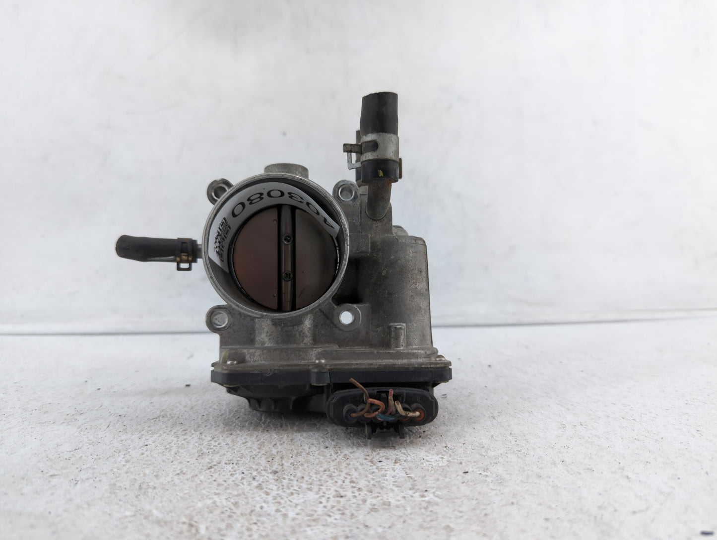 2012-2019 Hyundai Accent Throttle Body P/N:35100-2B300 Fits Fits 2012 2013 2014 2015 2016 2017 2018 2019 OEM Used Auto Parts