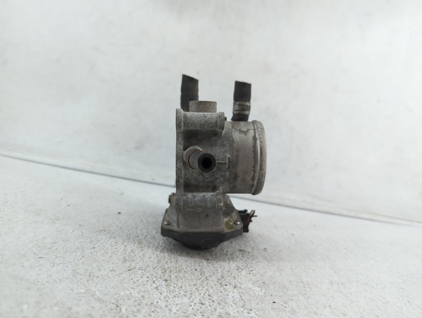 2012-2019 Hyundai Accent Throttle Body P/N:35100-2B300 Fits Fits 2012 2013 2014 2015 2016 2017 2018 2019 OEM Used Auto Parts