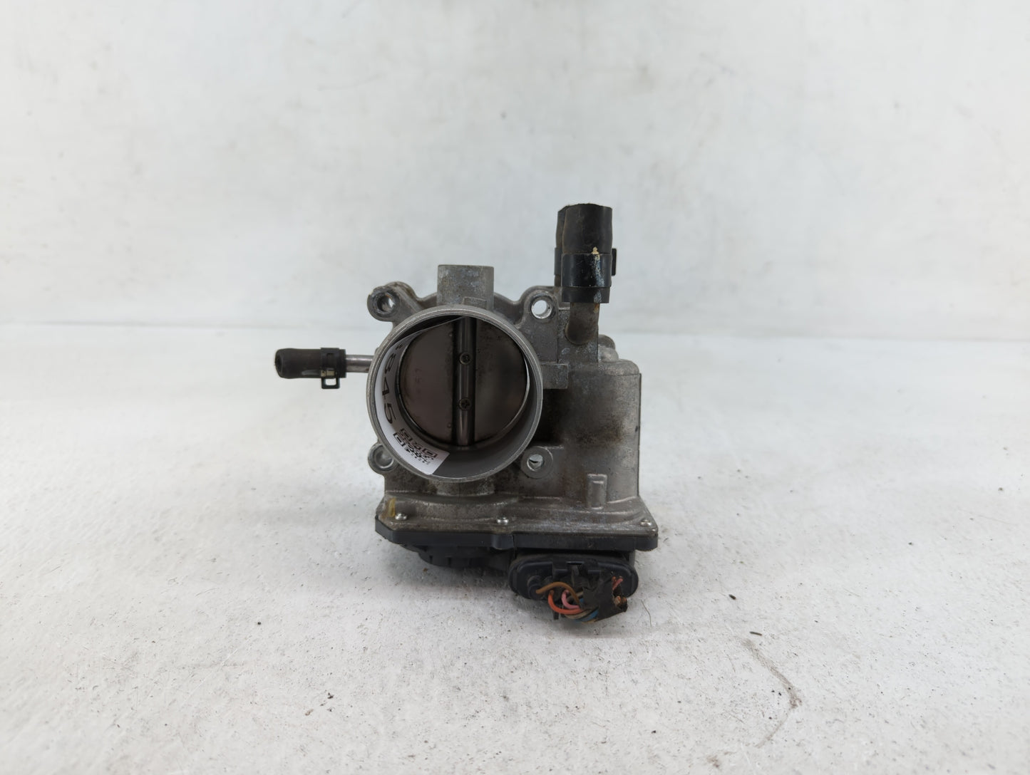 2012-2019 Hyundai Accent Throttle Body P/N:35100-2B300 Fits Fits 2012 2013 2014 2015 2016 2017 2018 2019 OEM Used Auto Parts