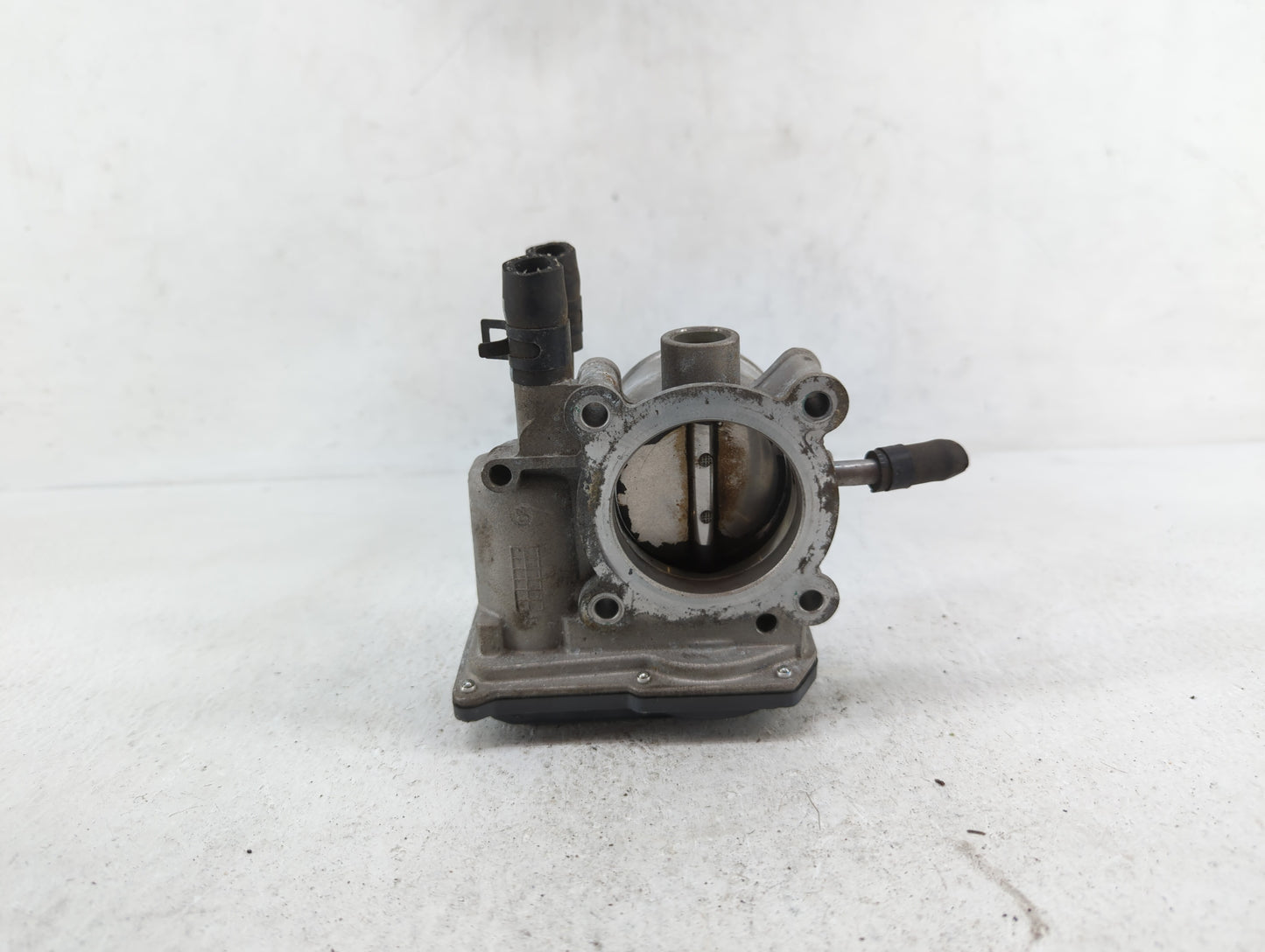 2012-2019 Hyundai Accent Throttle Body P/N:35100-2B300 Fits Fits 2012 2013 2014 2015 2016 2017 2018 2019 OEM Used Auto Parts