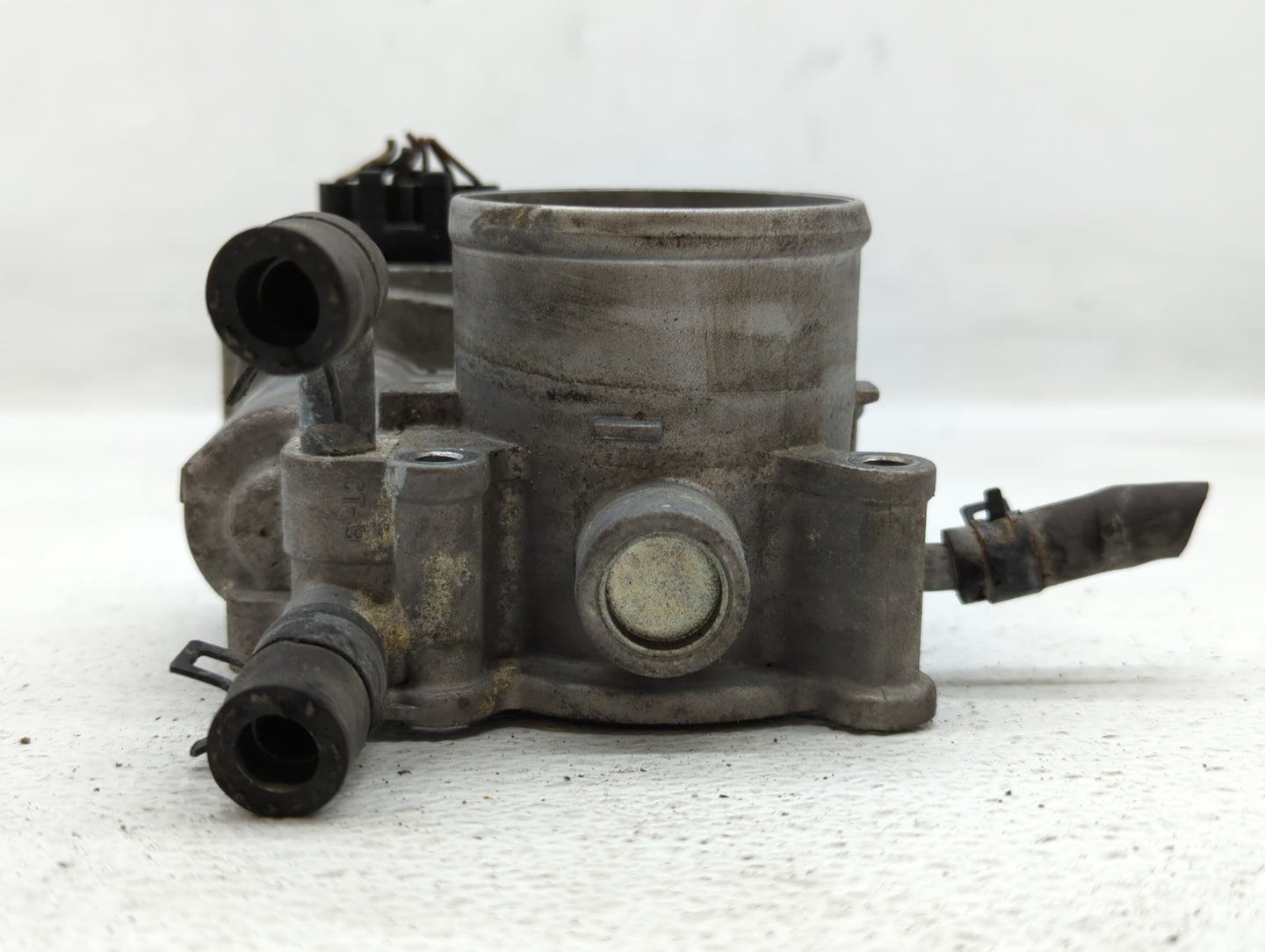2012-2019 Hyundai Accent Throttle Body P/N:35100-2B300 Fits Fits 2012 2013 2014 2015 2016 2017 2018 2019 OEM Used Auto Parts