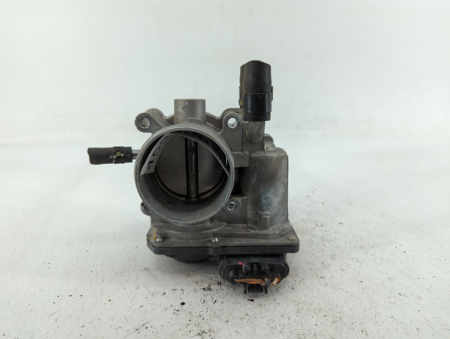 2012-2019 Hyundai Accent Throttle Body P/N:35100-2B300 Fits Fits 2012 2013 2014 2015 2016 2017 2018 2019 OEM Used Auto Parts