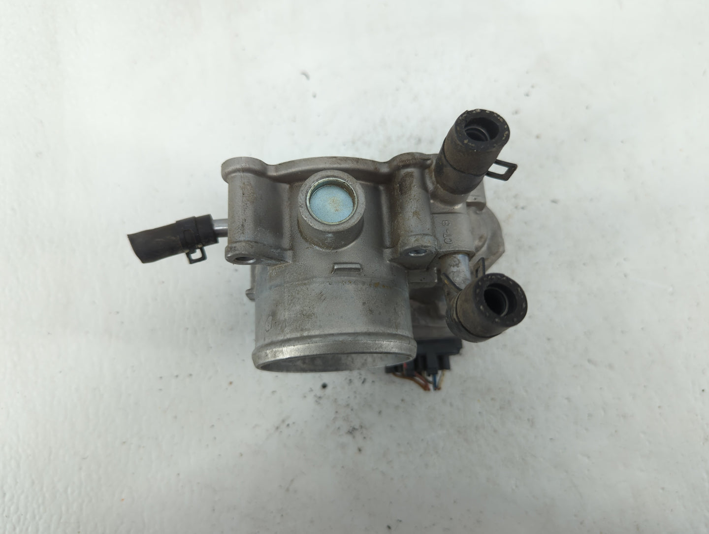 2012-2019 Hyundai Accent Throttle Body P/N:35100-2B300 Fits Fits 2012 2013 2014 2015 2016 2017 2018 2019 OEM Used Auto Parts