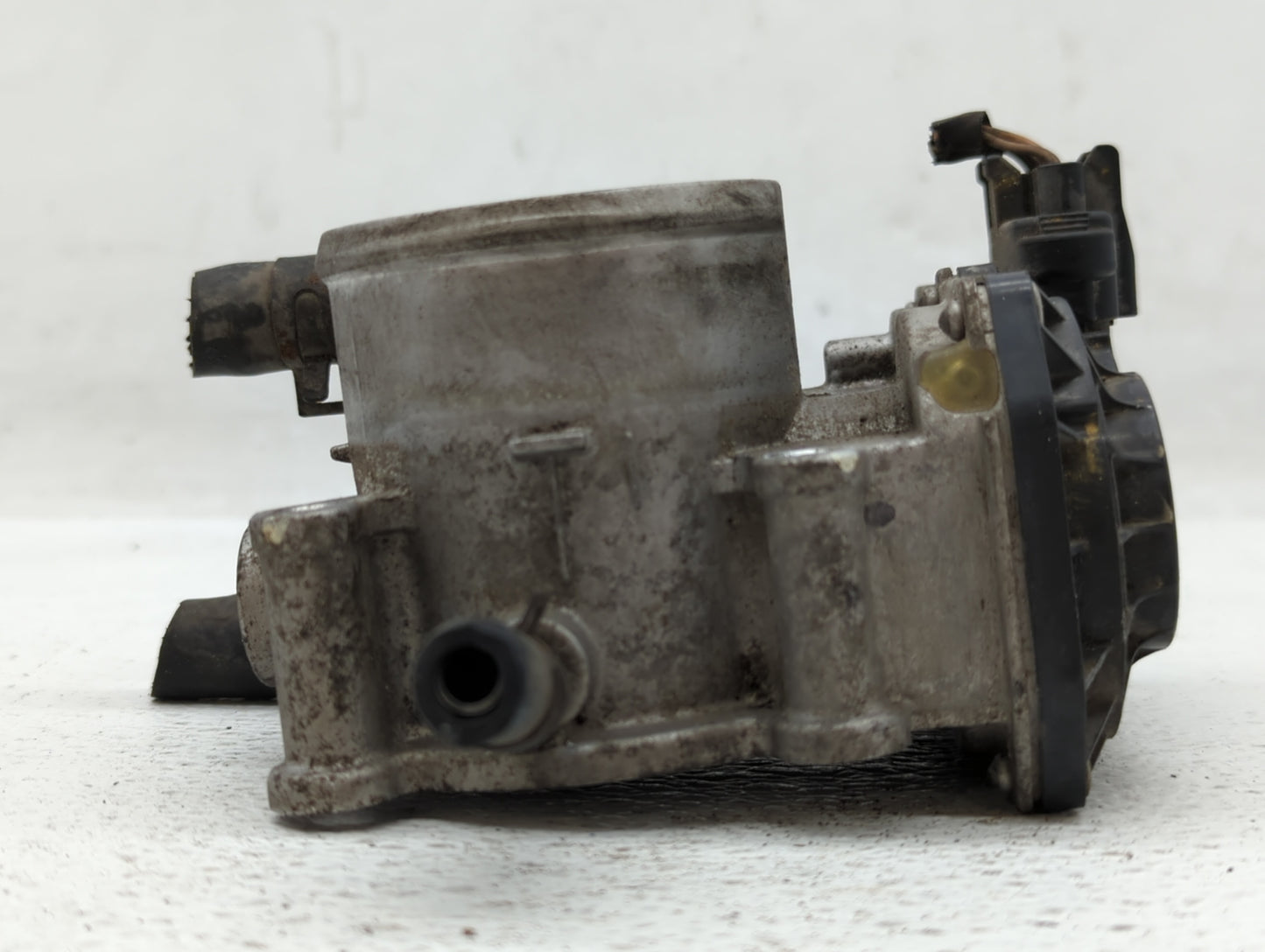 2012-2019 Hyundai Accent Throttle Body P/N:35100-2B300 Fits Fits 2012 2013 2014 2015 2016 2017 2018 2019 OEM Used Auto Parts