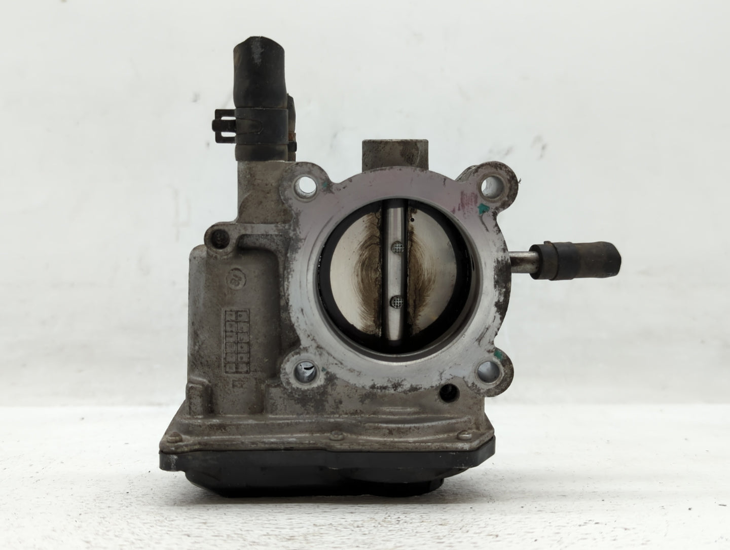2012-2019 Hyundai Accent Throttle Body P/N:35100-2B300 Fits Fits 2012 2013 2014 2015 2016 2017 2018 2019 OEM Used Auto Parts
