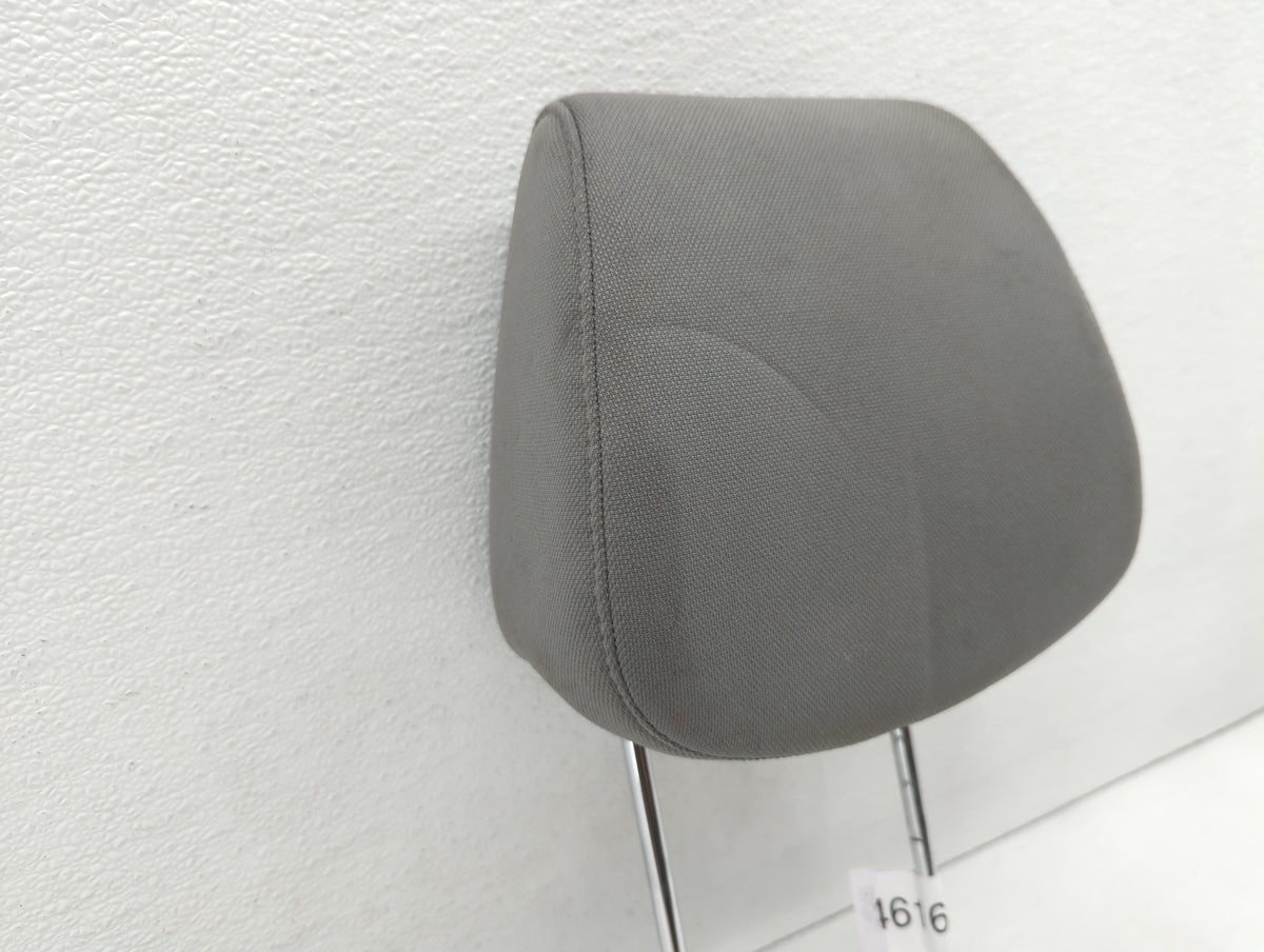 2013 Hyundai Accent Headrest Head Rest Rear Center Seat Grey 461671 - Oemusedautoparts1.com