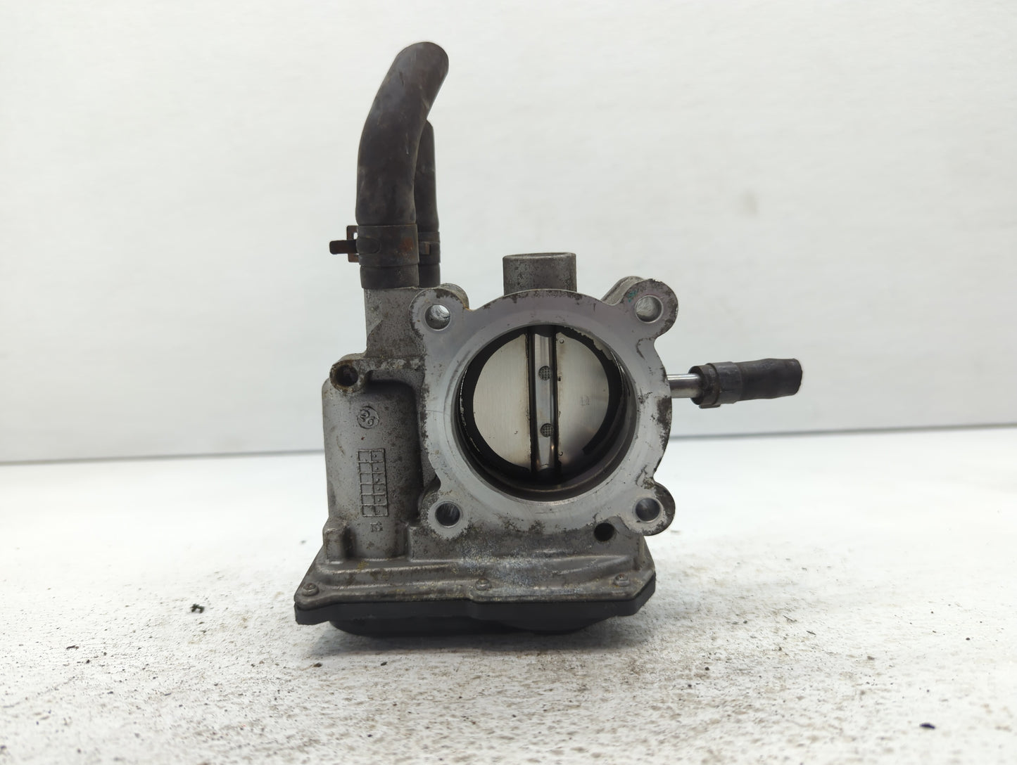 2012-2019 Hyundai Accent Throttle Body P/N:35100-2B300 Fits Fits 2012 2013 2014 2015 2016 2017 2018 2019 OEM Used Auto Parts