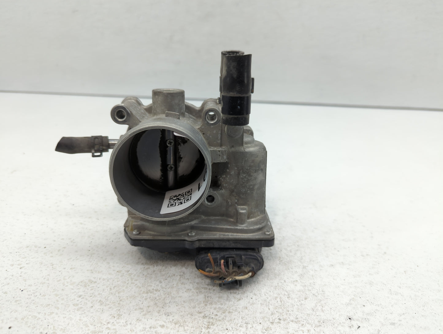 2012-2019 Hyundai Accent Throttle Body P/N:35100-2B300 Fits Fits 2012 2013 2014 2015 2016 2017 2018 2019 OEM Used Auto Parts