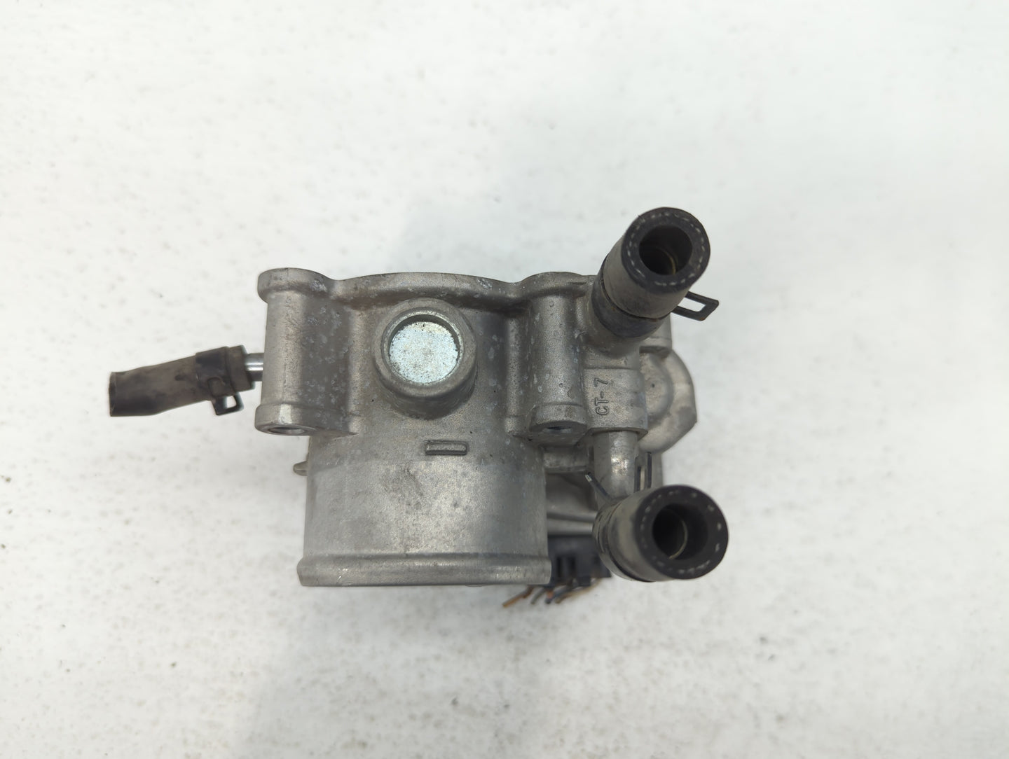 2012-2019 Hyundai Accent Throttle Body P/N:35100-2B300 Fits Fits 2012 2013 2014 2015 2016 2017 2018 2019 OEM Used Auto Parts