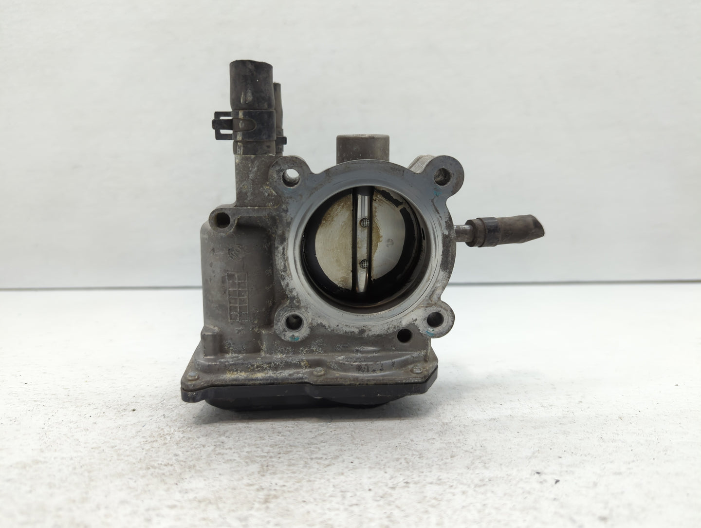 2012-2019 Hyundai Accent Throttle Body P/N:35100-2B300 Fits Fits 2012 2013 2014 2015 2016 2017 2018 2019 OEM Used Auto Parts