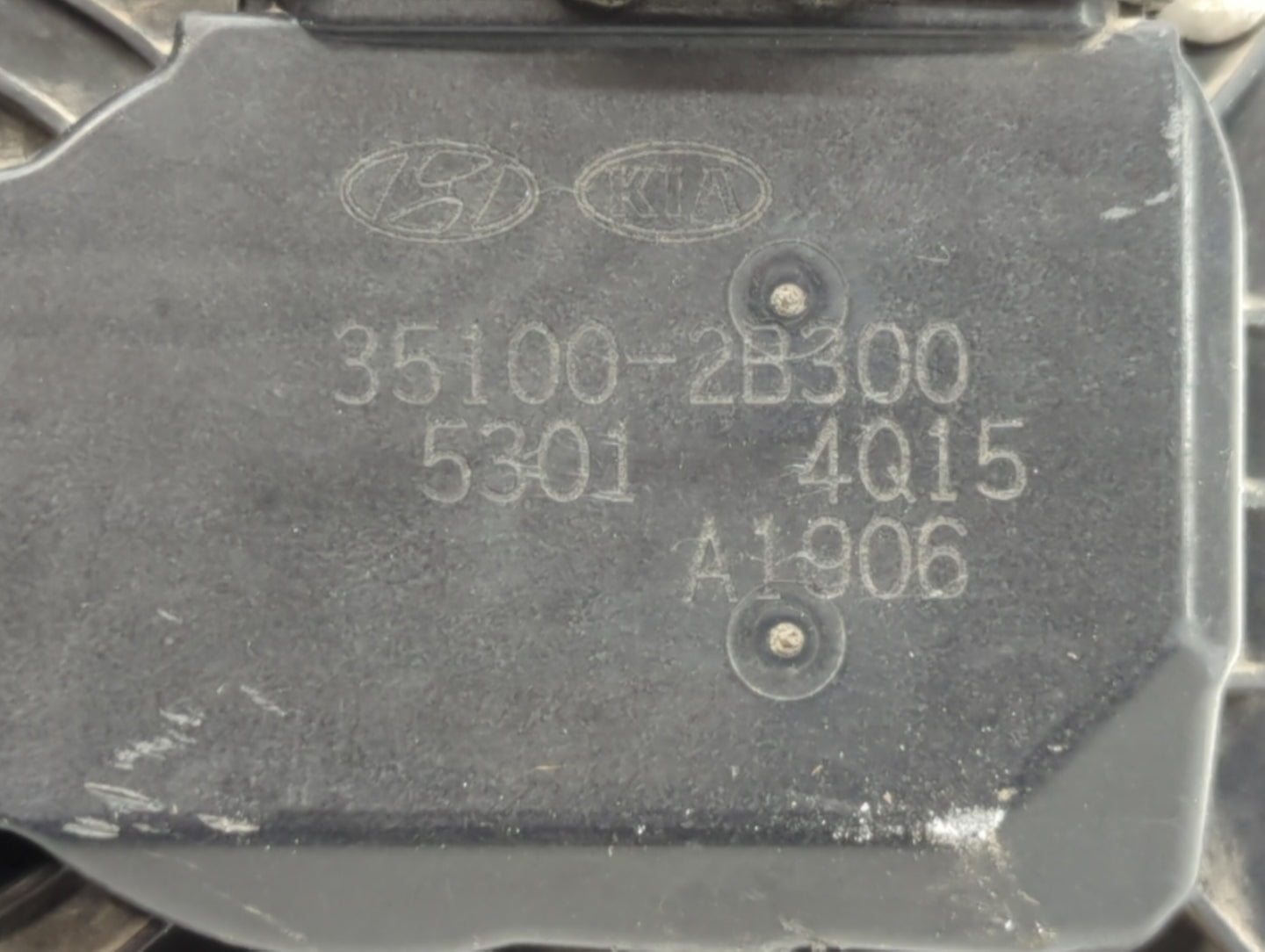 2012-2019 Hyundai Accent Throttle Body P/N:35100-2B300 Fits Fits 2012 2013 2014 2015 2016 2017 2018 2019 OEM Used Auto Parts