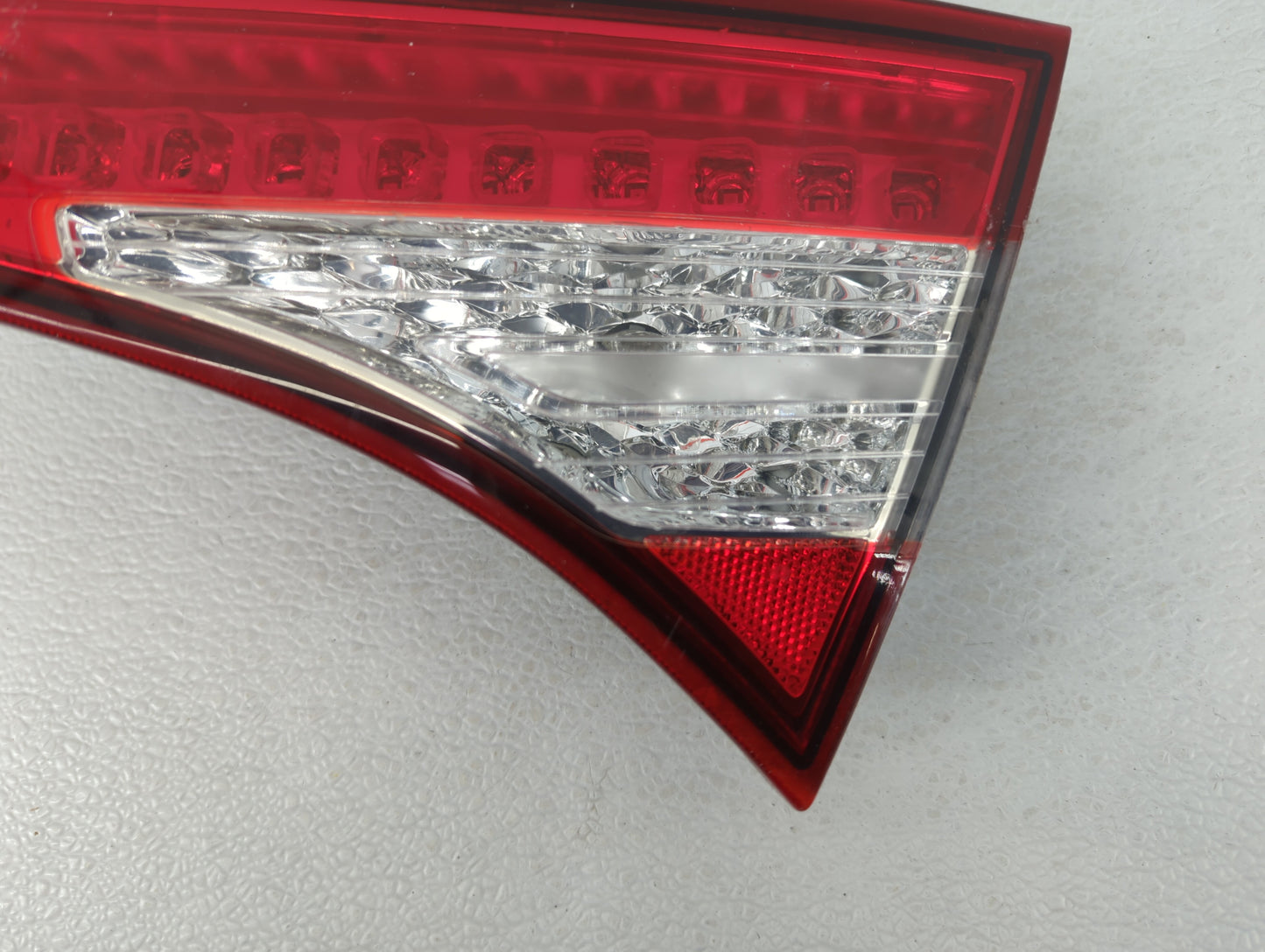 2012-2014 Hyundai Accent Tail Light Assembly Passenger Right OEM P/N:92404-2T1 92402-1R0, 92402-1R2 Fits Fits 2012 2013 2014