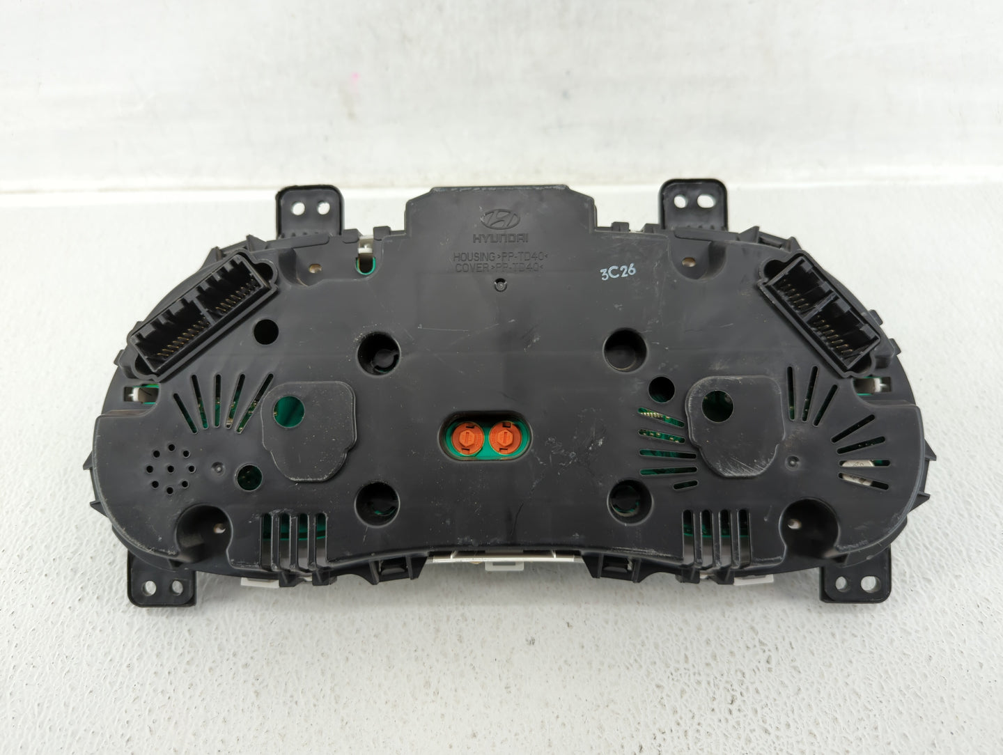 2012-2013 Hyundai Accent Instrument Cluster Speedometer Gauges P/N:94001-1R000 94001-1R010 Fits Fits 2012 2013 OEM Used Auto