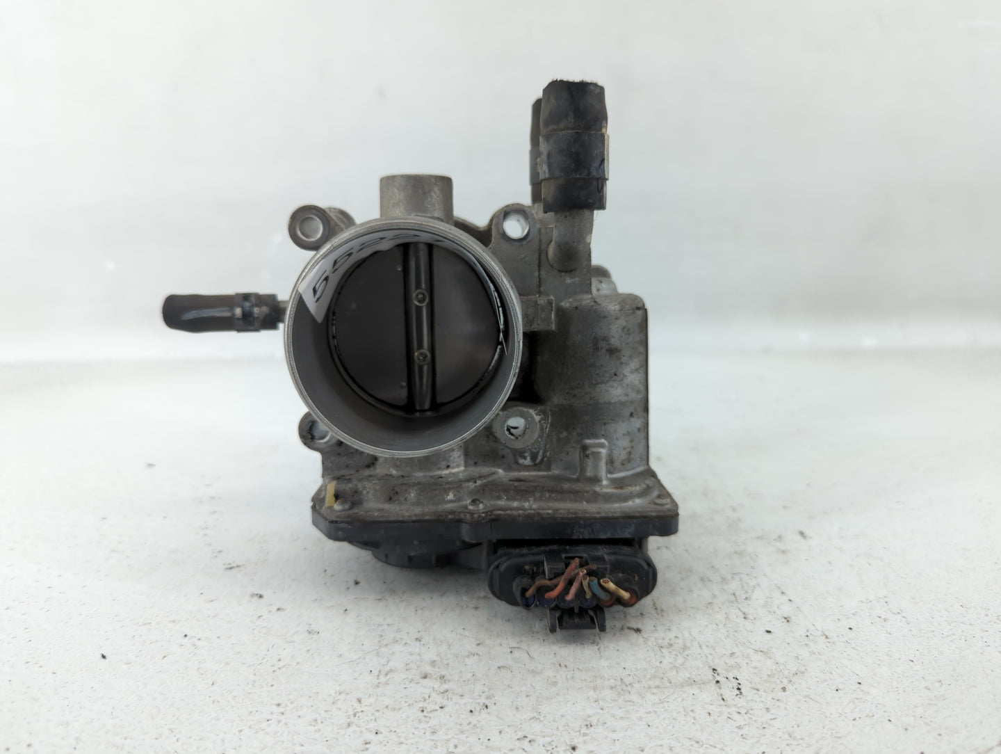 2012-2019 Hyundai Accent Throttle Body P/N:35100-2B300 Fits Fits 2012 2013 2014 2015 2016 2017 2018 2019 OEM Used Auto Parts