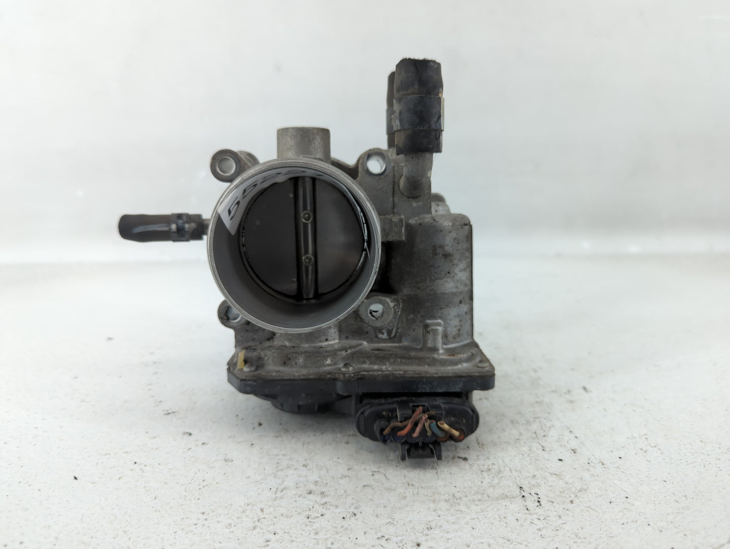 2012-2019 Hyundai Accent Throttle Body P/N:35100-2B300 Fits Fits 2012 2013 2014 2015 2016 2017 2018 2019 OEM Used Auto Parts