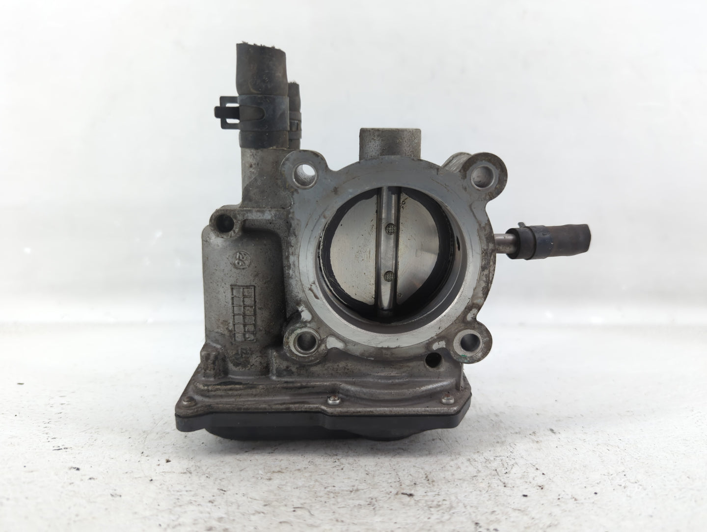 2012-2019 Hyundai Accent Throttle Body P/N:35100-2B300 Fits Fits 2012 2013 2014 2015 2016 2017 2018 2019 OEM Used Auto Parts