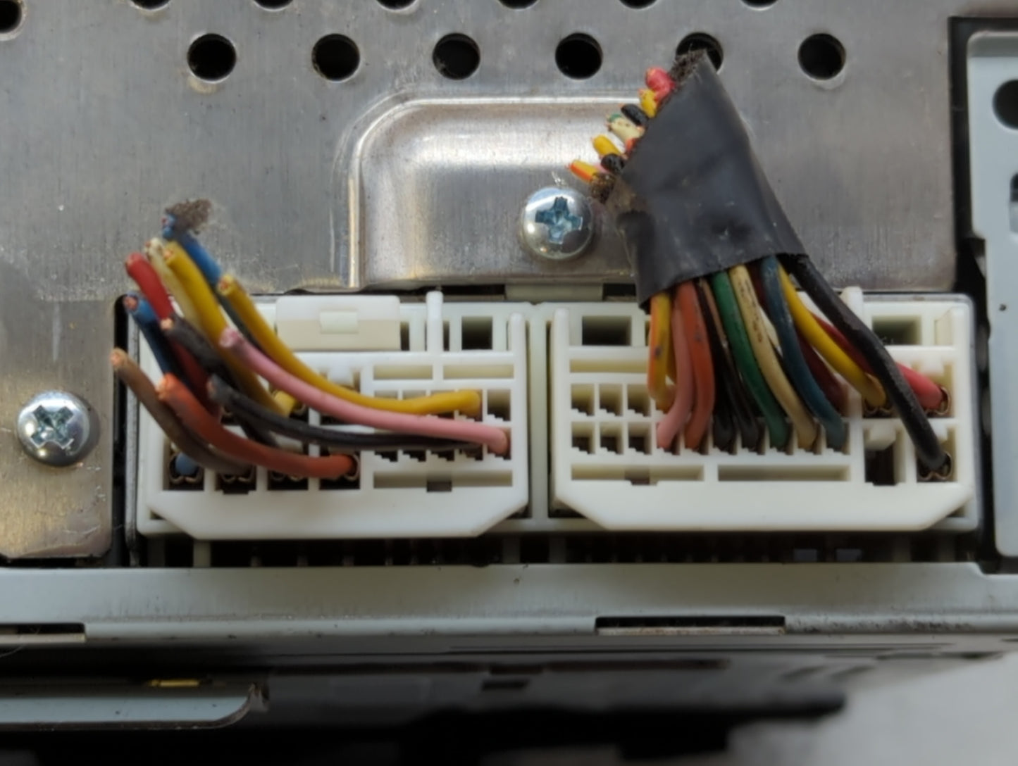 Hyundai Accent Am Fm Cd Player Radio Receiver - Oemusedautoparts1.com
