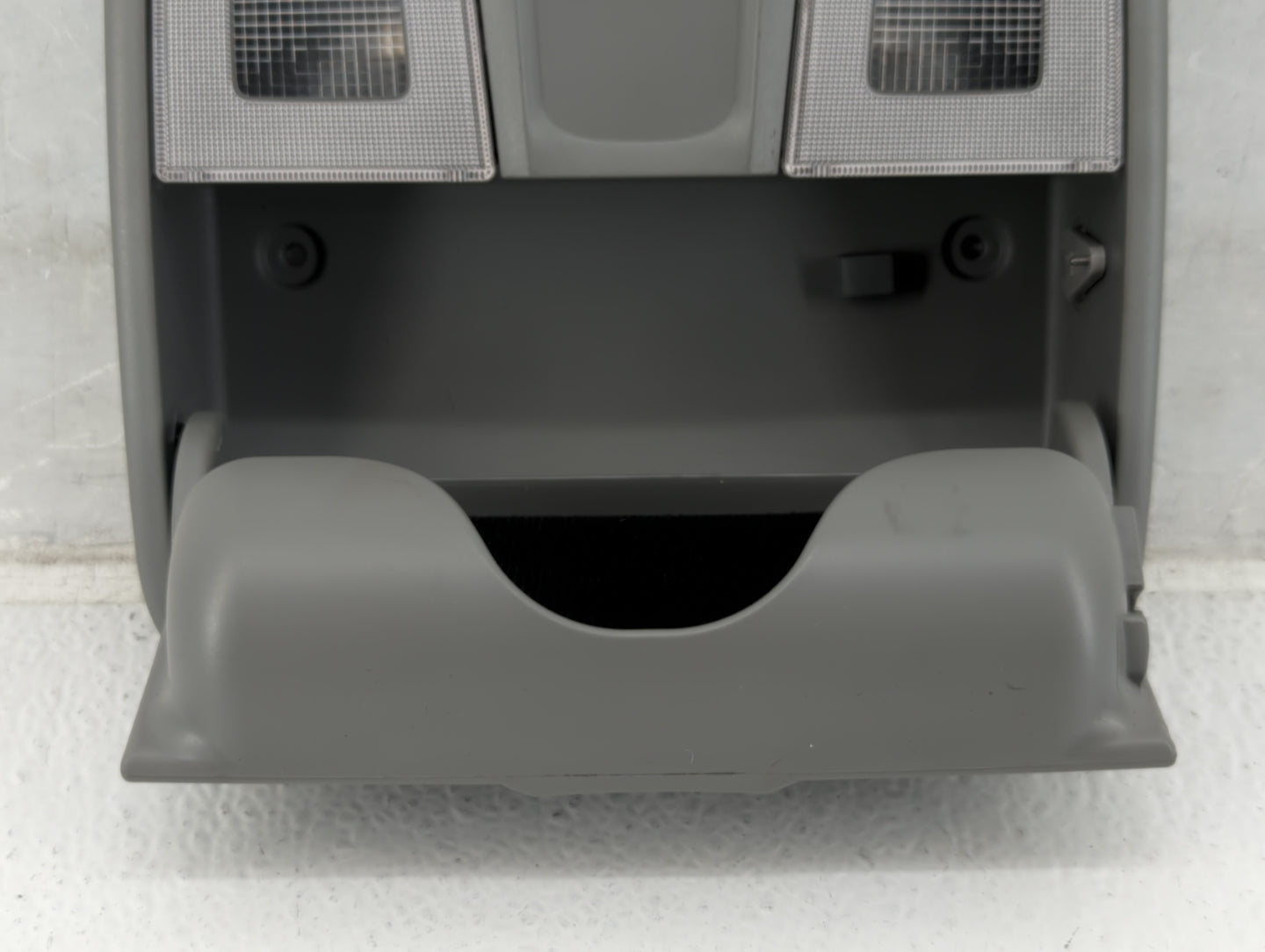 2012-2017 Hyundai Accent Overhead Roof Console 559359 - Oemusedautoparts1.com